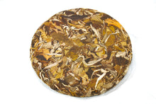 将图片加载到图库查看器,古树白茶饼 2023