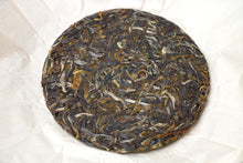 Load image into Gallery viewer, Wu Mu Long Raw Pu-erh Tea 2023 / 乌木龙古树生茶