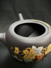 Load image into Gallery viewer, Tokoname Clay Tea Pot Y82