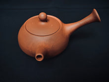 Load image into Gallery viewer, C180SH Watanabe Tozo Akitsu Clay Tea Pot