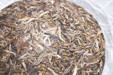 Load image into Gallery viewer, Myanmar Guo Gan Raw Pu-erh Tea 2017 / 缅甸果敢古樹生茶 2017