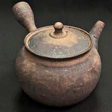 Load image into Gallery viewer, Tokoname Clay Tea Pot L68