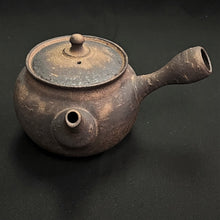 Load image into Gallery viewer, Tokoname Clay Tea Pot L68