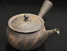 Load image into Gallery viewer, Tokoname Clay Teapot M172