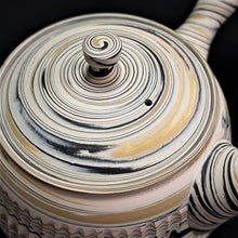 Load image into Gallery viewer, Tokoname Clay Teapot G150