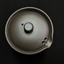 Load image into Gallery viewer, Tokoname Clay Tall Houhin M366