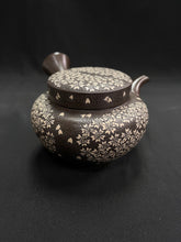 Load image into Gallery viewer, Tokoname Clay Tea Pot T4