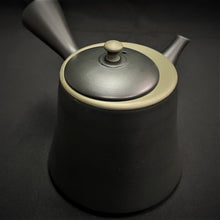 Load image into Gallery viewer, Tokoname Clay Tea Pot W172