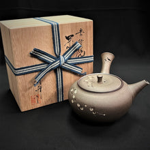 Load image into Gallery viewer, Tokoname Clay Tea Pot WM19