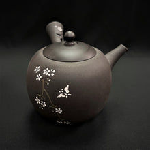 Load image into Gallery viewer, Tokoname Clay Tea Pot WM25