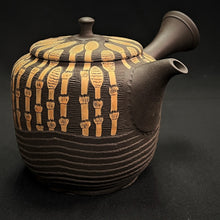 Load image into Gallery viewer, Tokoname Clay Tea Pot WM3