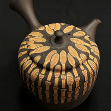 Load image into Gallery viewer, Tokoname Clay Tea Pot WM3