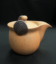 Load image into Gallery viewer, Tokoname Clay Tall Houhin WM31