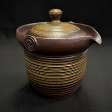 Load image into Gallery viewer, Tokoname Clay Tall Houhin WM46-2