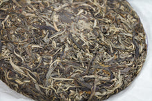 Load image into Gallery viewer, Yan Ming Shan Raw Pu-erh 2015 / 岩鸣山古树生茶