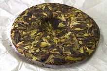 Load image into Gallery viewer, Da Xue Shan Wild White Tea Cake 2025 / 大雪山野生白茶饼
