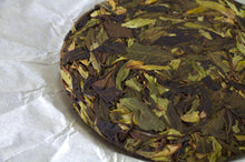 Load image into Gallery viewer, Da Xue Shan Wild White Tea Cake 2025 / 大雪山野生白茶饼

