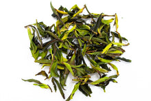 Load image into Gallery viewer, Da Xue Shan Wild White Tea 2023 Loose Tea / 大雪山野生白茶 散茶
