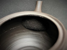 Load image into Gallery viewer, Tokoname Clay Tea Pot 2200-1
