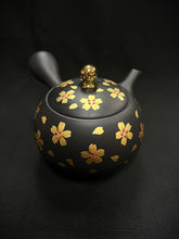Load image into Gallery viewer, Tokoname Clay Tea Pot Y83
