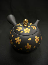 Load image into Gallery viewer, Tokoname Clay Tea Pot Y83
