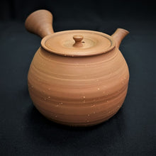 Load image into Gallery viewer, Tokoname Clay Tea Pot WM1
