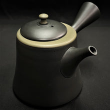 Load image into Gallery viewer, Tokoname Clay Tea Pot W172
