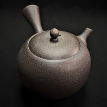 Load image into Gallery viewer, Tokoname Clay Tea Pot WM18
