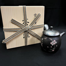 Load image into Gallery viewer, Tokoname Clay Tea Pot WM24
