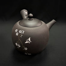 Load image into Gallery viewer, Tokoname Clay Tea Pot WM25
